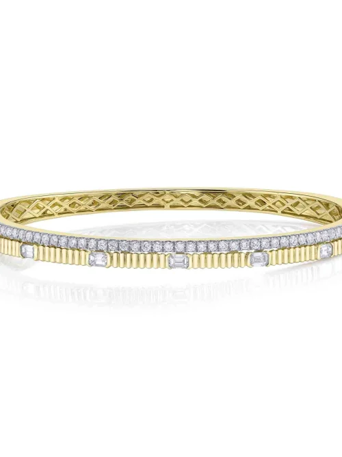 Shy Creation Kate 1.13CT DIAMOND EMERALD RIBBED BANGLE