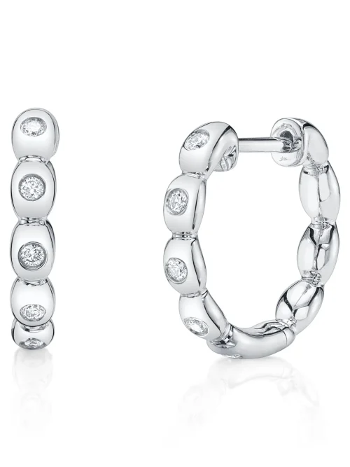 Shy Creation Kate 0.11CT DIAMOND HUGGIE EARRING