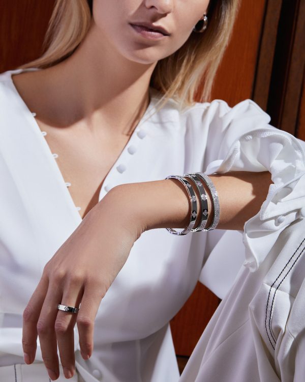 Roberto Coin 18K GOLD LOVE IN VERONA NARROW WIDTH DIAMOND ACCENT BANGLE