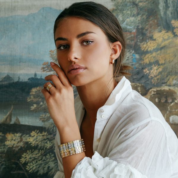 Roberto Coin 18K GOLD LOVE IN VERONA NARROW WIDTH DIAMOND ACCENT BANGLE