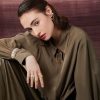 Roberto Coin 18K GOLD LOVE IN VERONA NARROW WIDTH DIAMOND ACCENT BANGLE