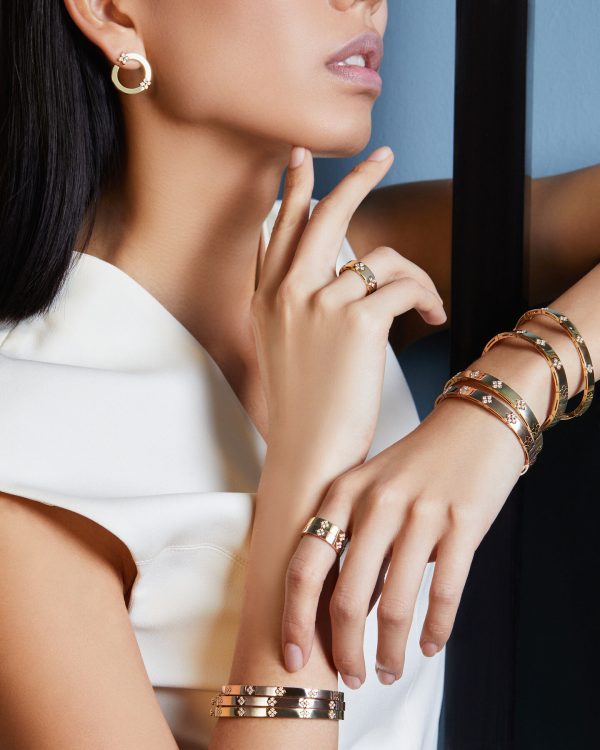 Roberto Coin 18K GOLD LOVE IN VERONA NARROW WIDTH DIAMOND ACCENT BANGLE