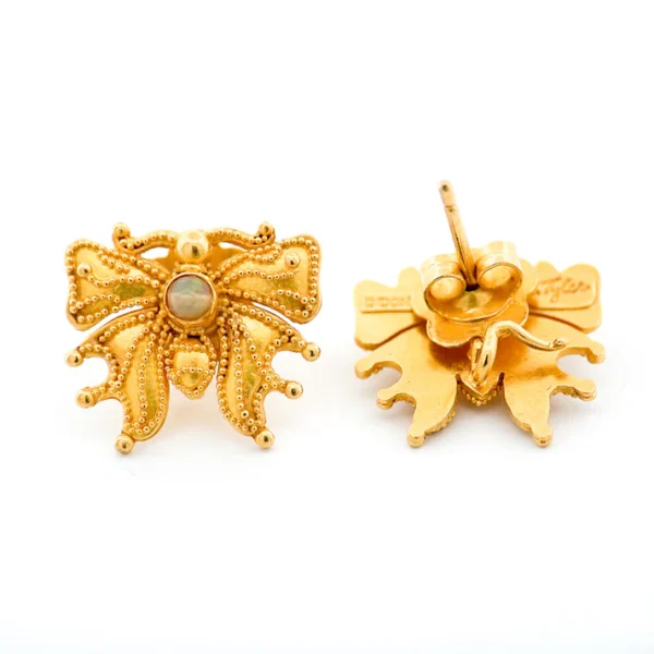 Carolyn Tyler "Kupu-Kupu" Studs