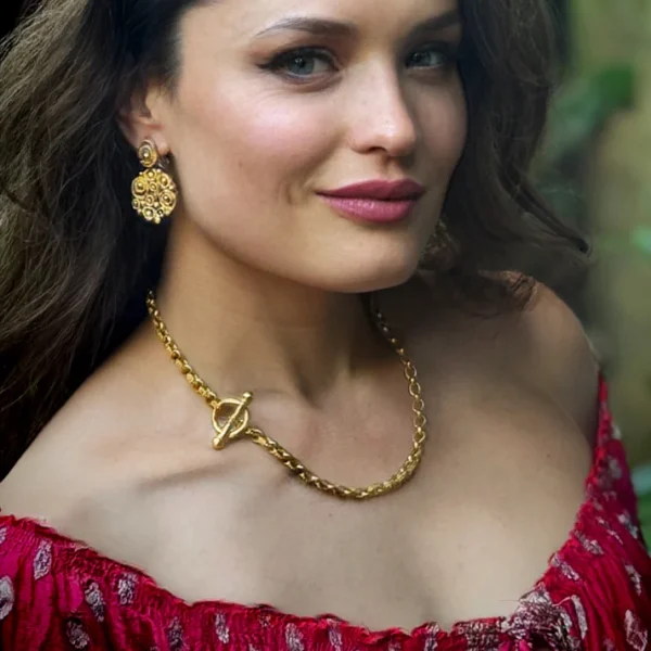 Carolyn Tyler "Sharon Lariat" Chain